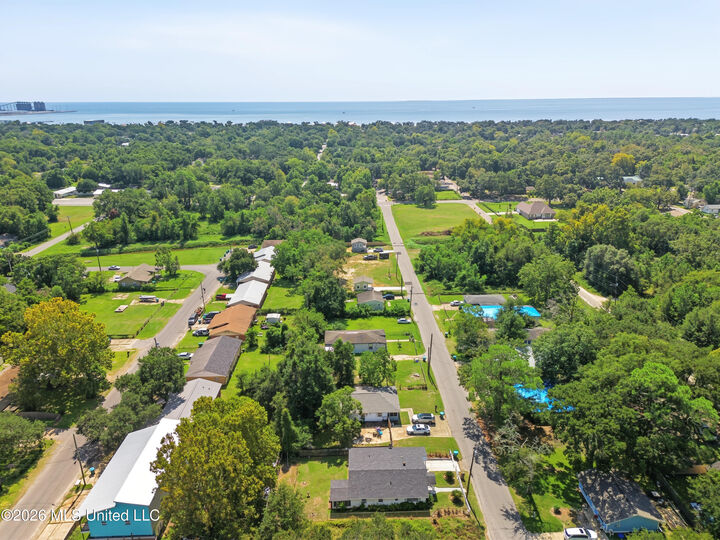 Property Photo:  1518 Dixie Avenue  MS 39501 