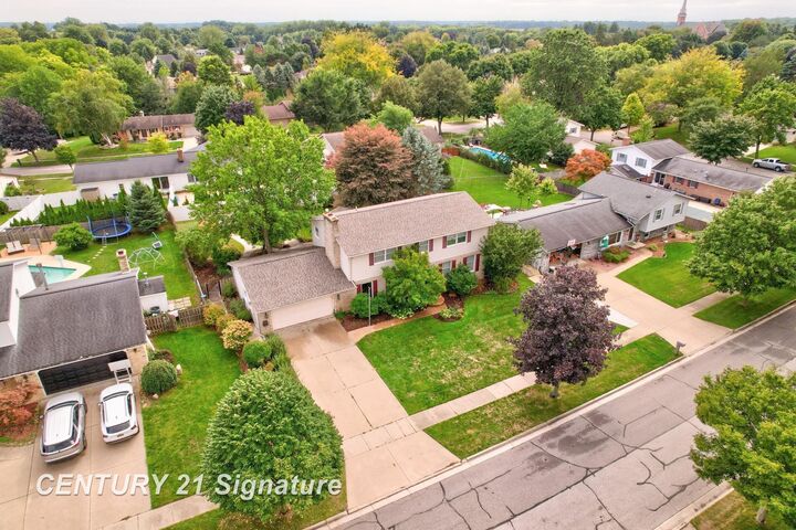 Property Photo:  723 Willow Lane  MI 48734 