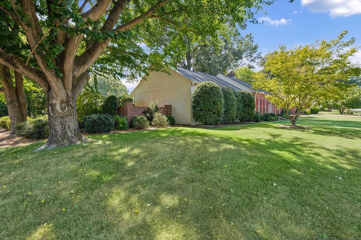 Property Photo:  5233 Mary Starnes Dr  TN 38117 