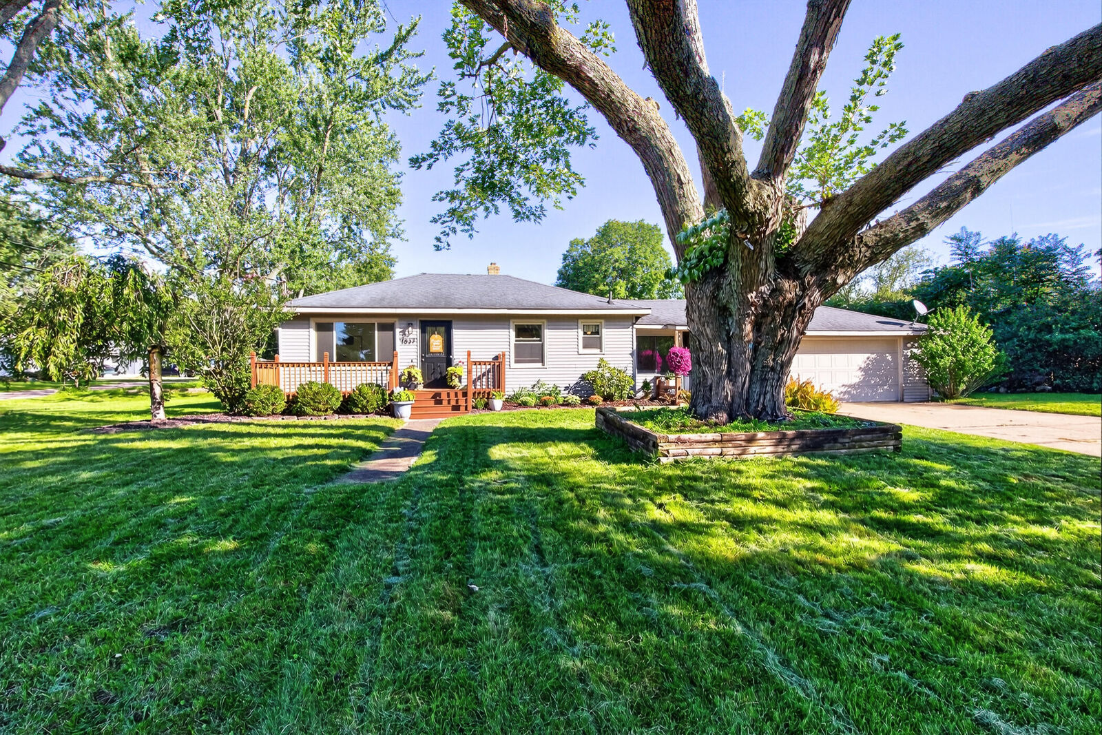 Property Photo:  1837 Providence Street NE  MI 49525 