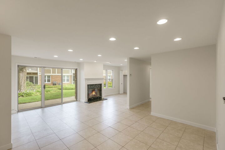Property Photo:  1255 Regency Court 1255  IL 60061 