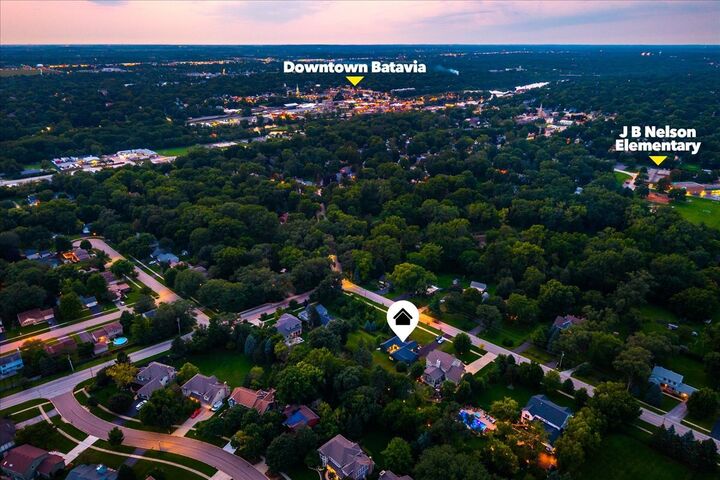 Property Photo: 520 Pine Street IL 60510