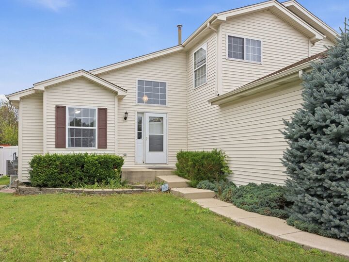 Property Photo:  1301 Idabright Drive  IL 60586 