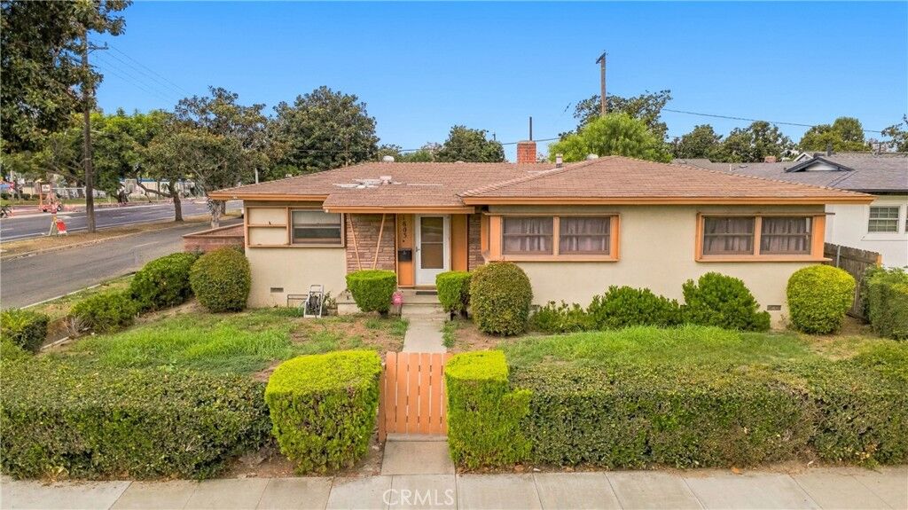 Property Photo:  1803 N Studebaker  CA 90815 