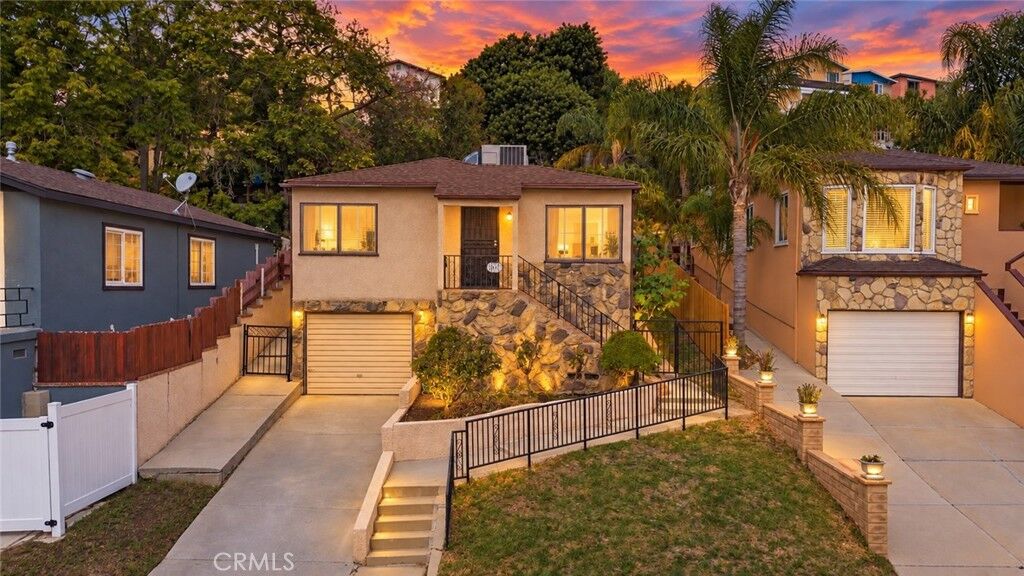 Property Photo:  1877 Lansdowne  CA 90032 