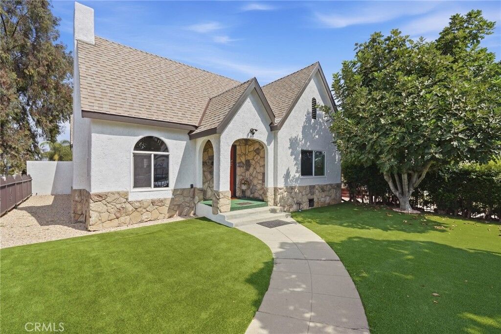 Property Photo: 655 W 112th St CA 90044