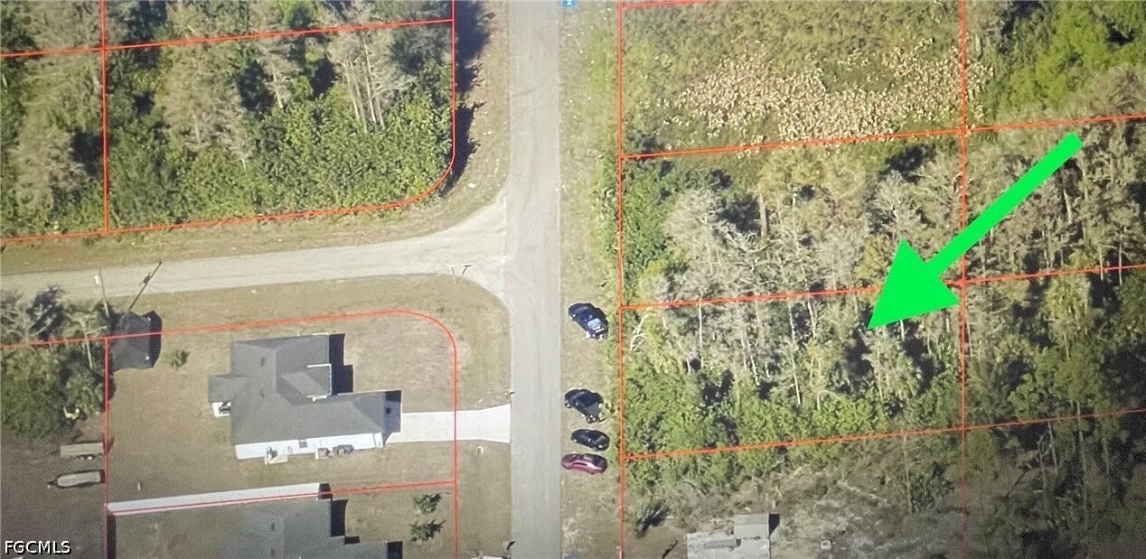 Property Photo:  818 Acton Avenue  FL 33971 