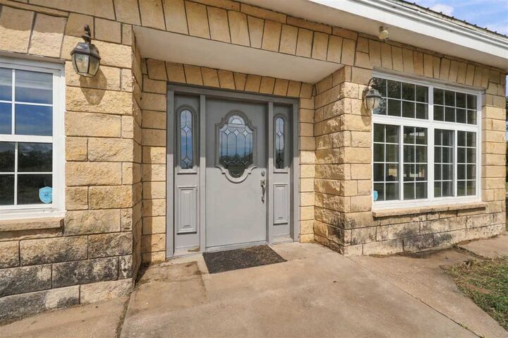 Property Photo: 2742 Austin Road OK 74601