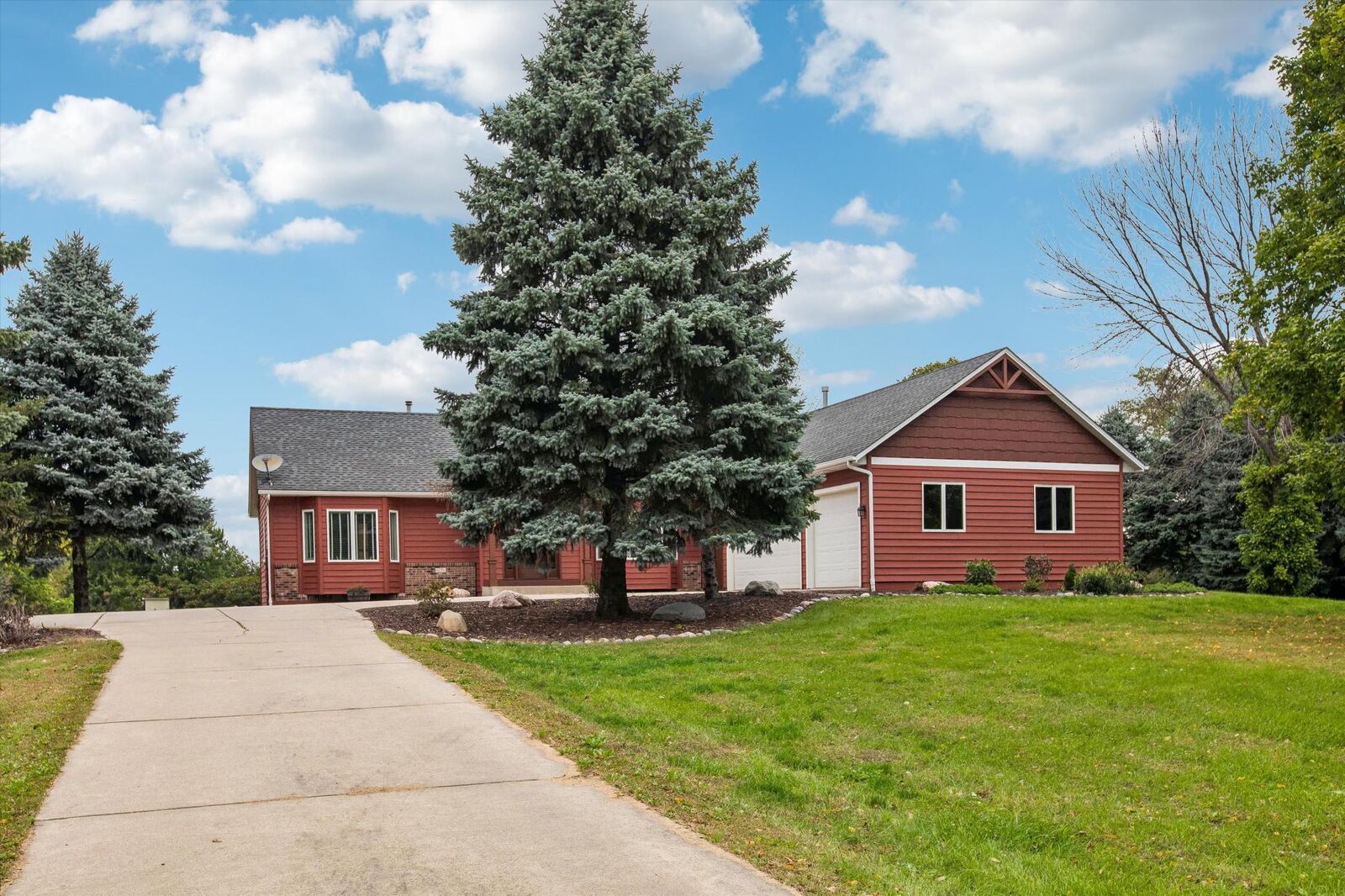 Property Photo: 6176 W 214th Street MN 55352