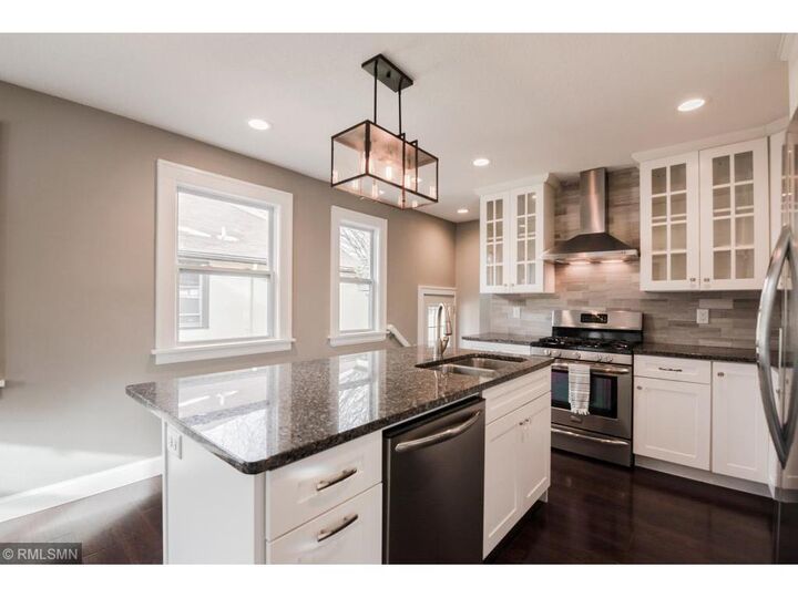 Property Photo:  2115 Palace Avenue  MN 55105 