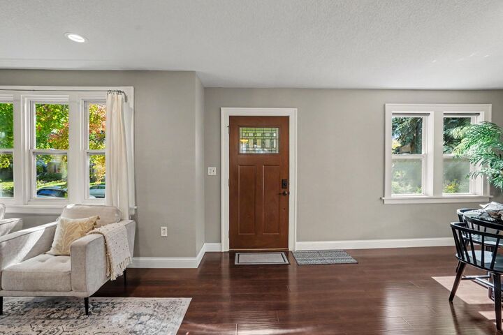 Property Photo:  2115 Palace Avenue  MN 55105 