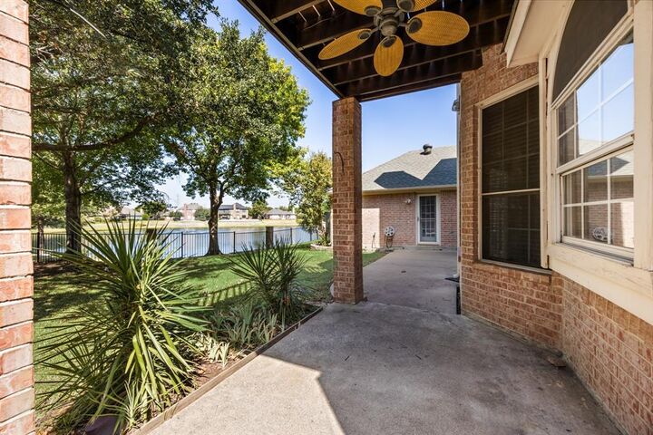 Property Photo:  2405 Greenwich Drive  TX 75006 