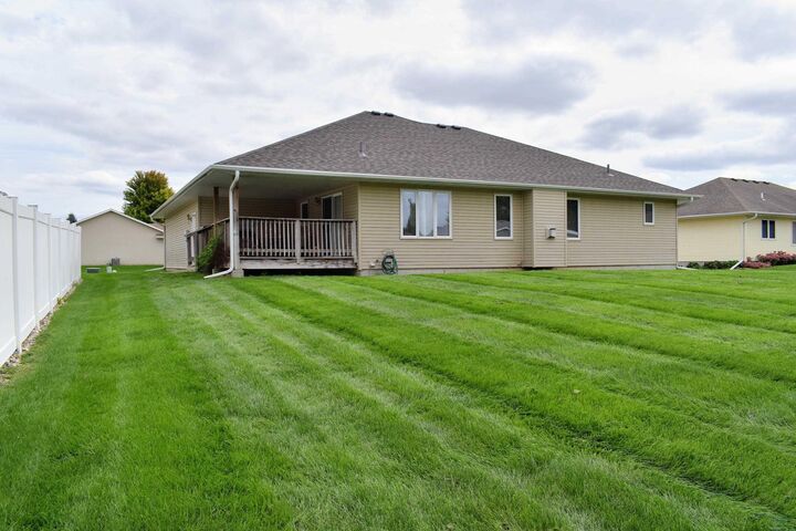 Property Photo:  1202 Clairmont Circle  IA 51054 
