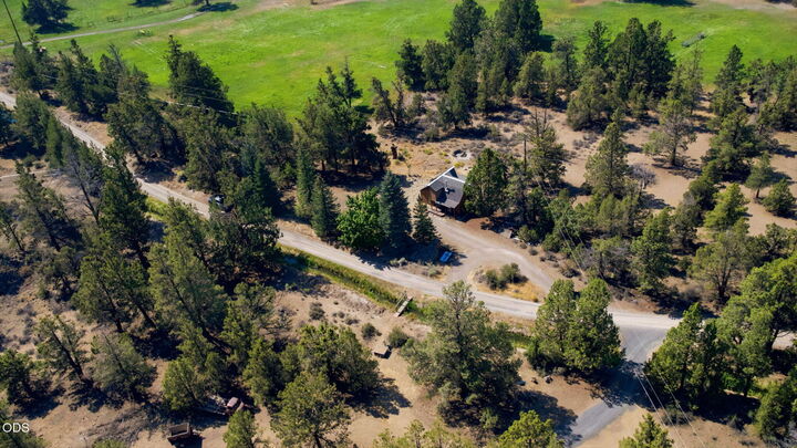 Property Photo: 63379 Hamehook Road OR 97701