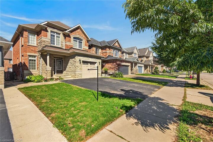 Property Photo:  44 Matteo Trail  ON L9B 0E6 