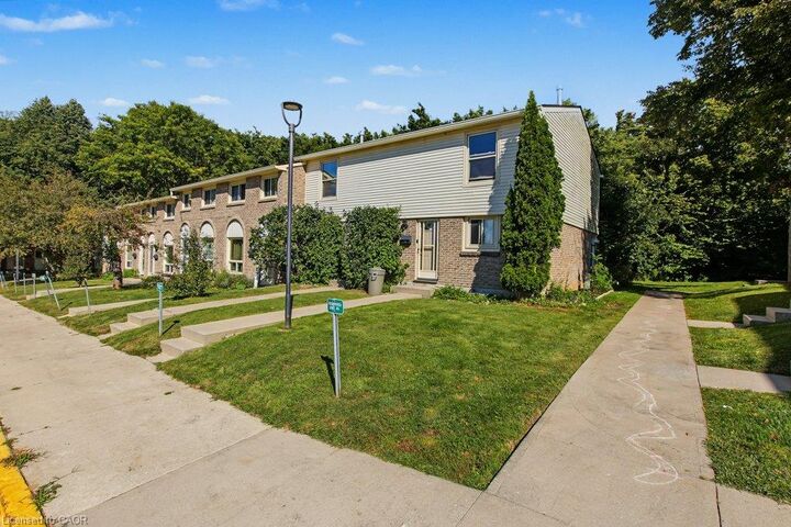 Property Photo:  165 Green Valley Drive 73  ON N2P 1K3 