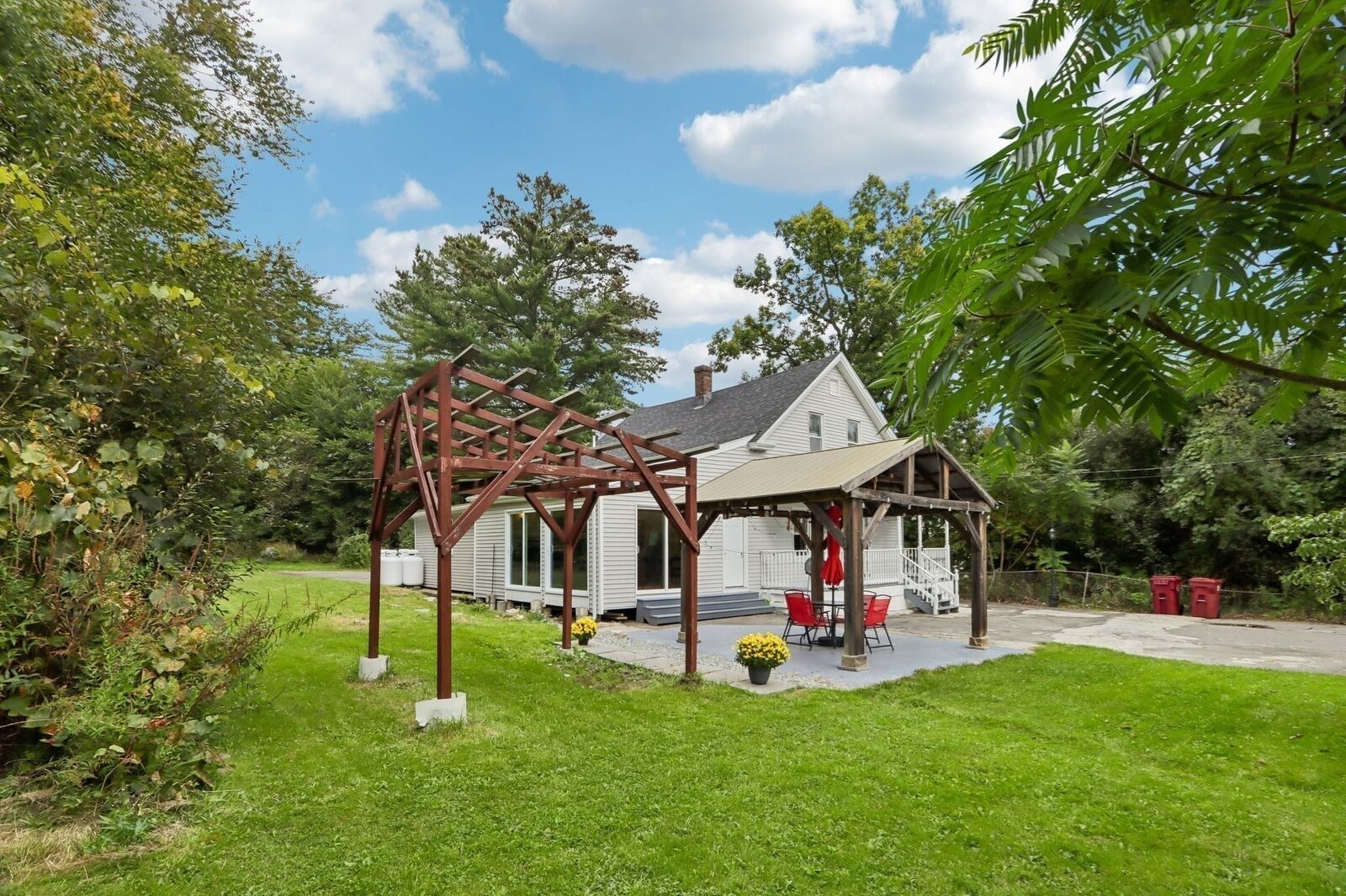 Property Photo:  31 Parham Rd  MA 01879 