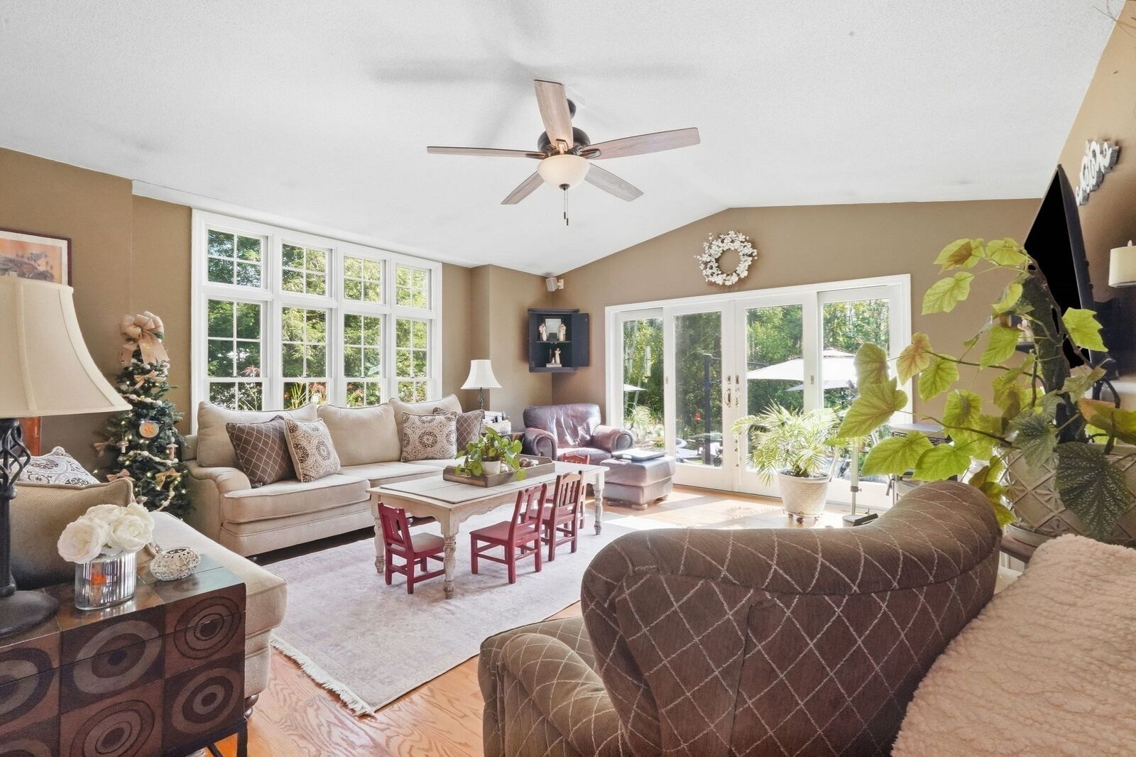 Property Photo: 36 Decorie Dr MA 01095