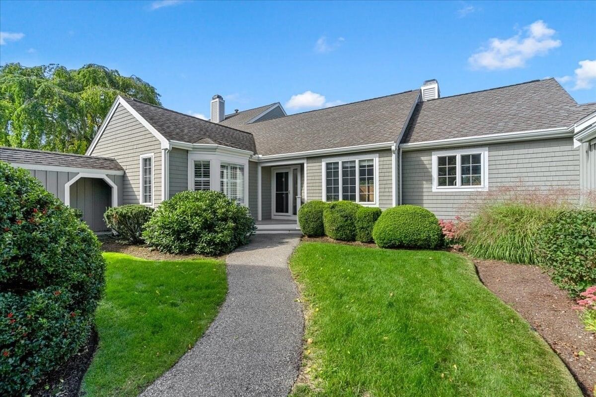 Property Photo:  10 Floret Cir 10  MA 02043 