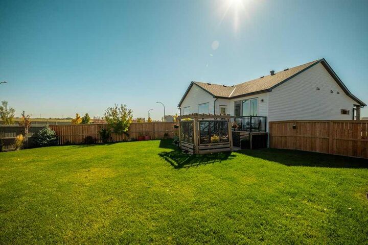 Property Photo:  4621 26 Avenue S  AB T1K 8K4 