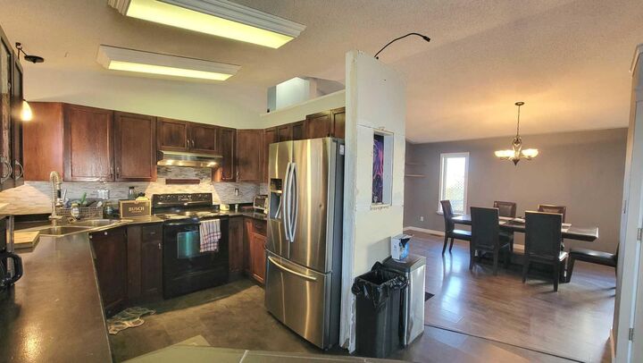 Property Photo:  9810 102 Avenue  AB T0H 3C0 