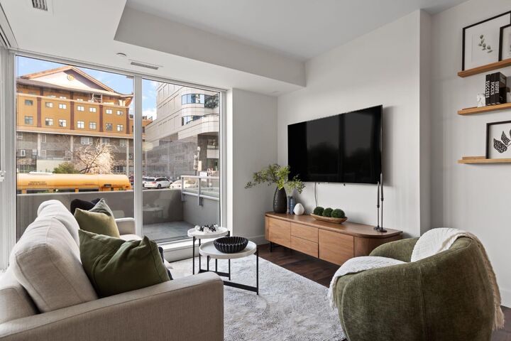 Property Photo:  1025 5 Avenue SW 109  AB T2P 1N4 