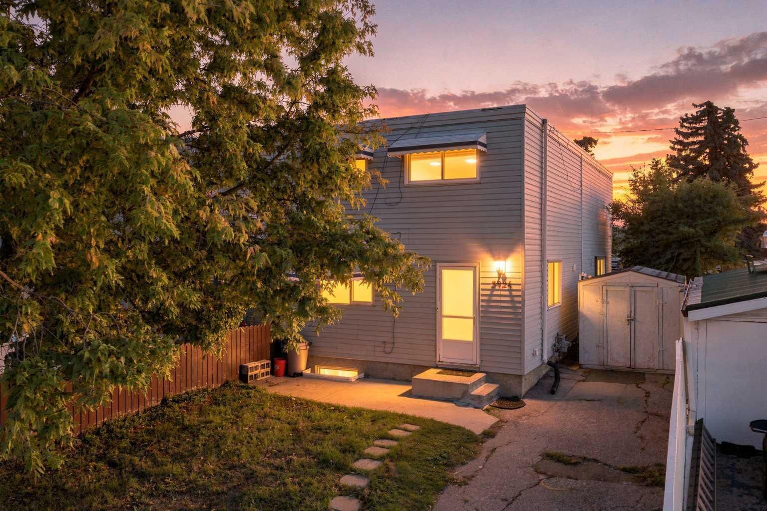 Property Photo:  3924 29A Avenue SE  AB T2B 0G4 