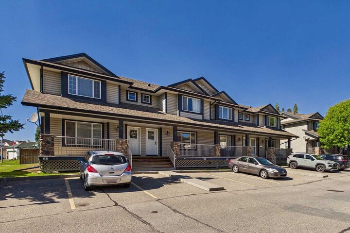 Property Photo: 9 Citadel Point NW AB T3G 5L2
