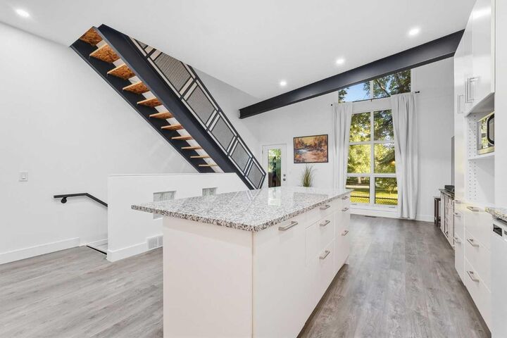 Property Photo:  1212 13 Street SE 303  AB T2G 5R3 