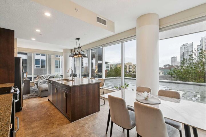Property Photo:  211 13 Avenue SE 302  AB T2G 1E1 