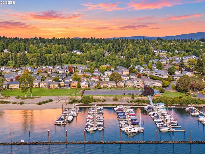 Property Photo:  13807 SE 35th St  WA 98683 