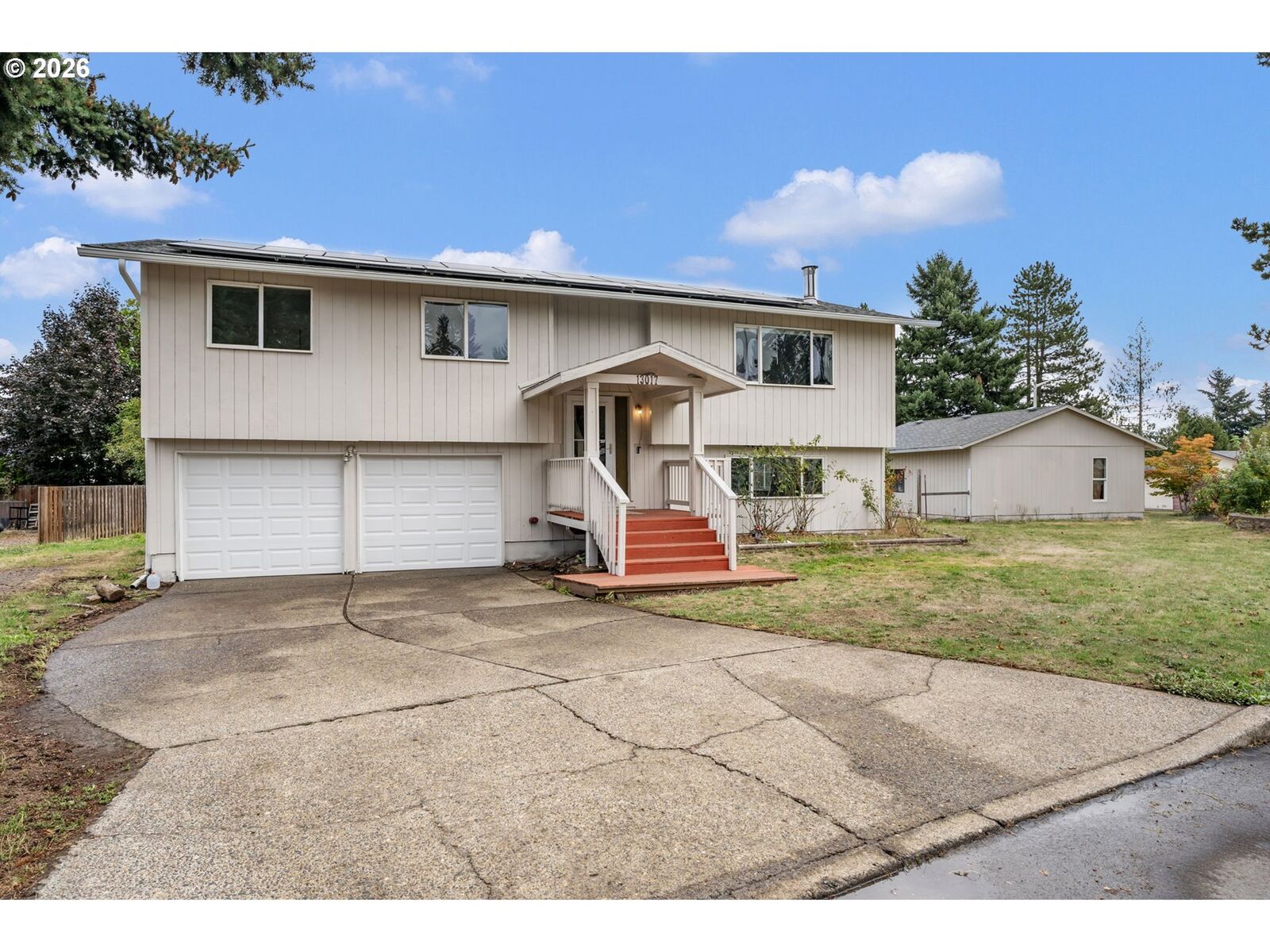 Property Photo:  13017 Setera Cir  OR 97045 