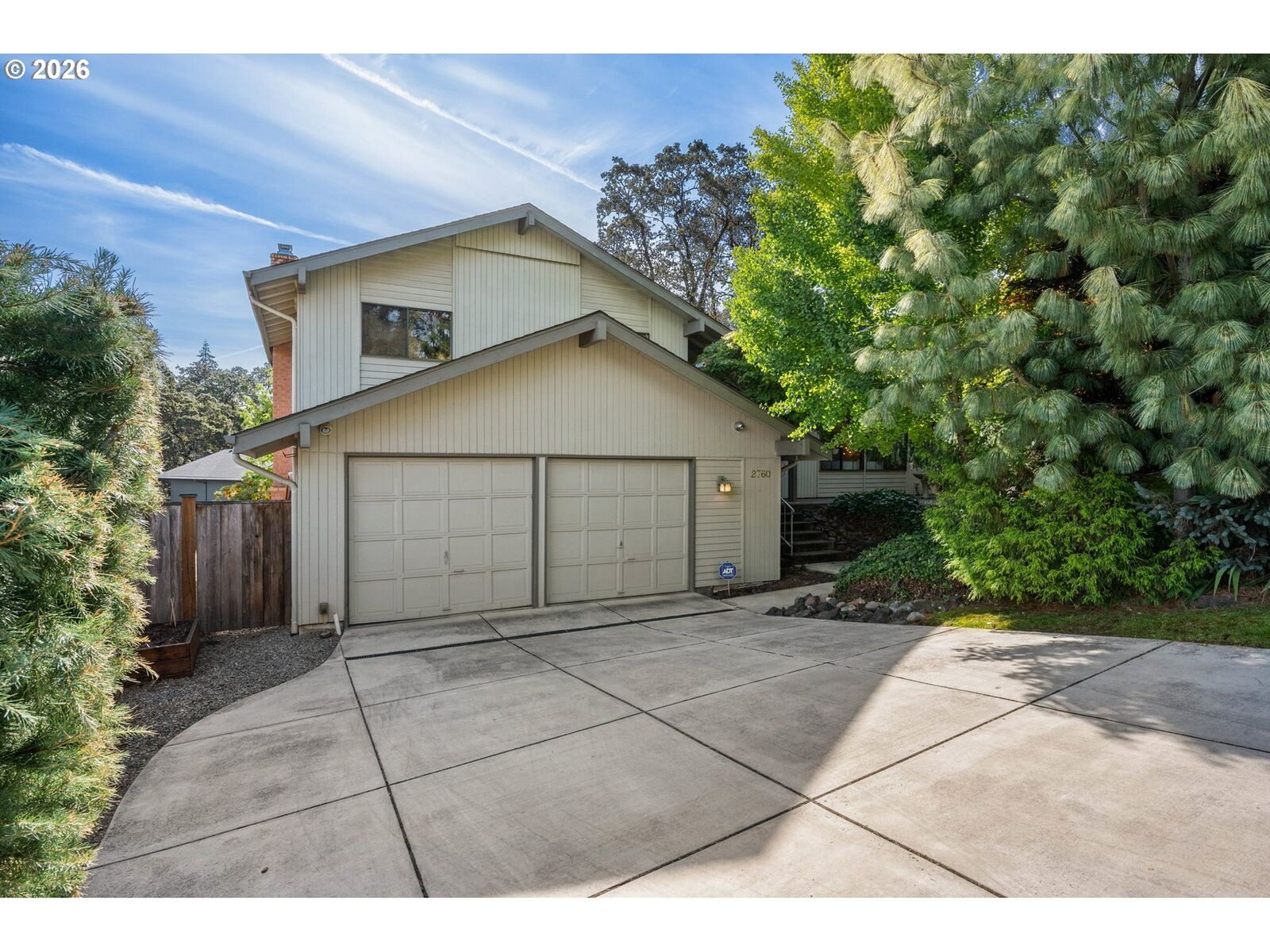 Property Photo: 2760 Malibu Way OR 97405