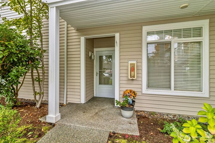 Property Photo: 5400 Harbour Pointe Boulevard K102 WA 98275