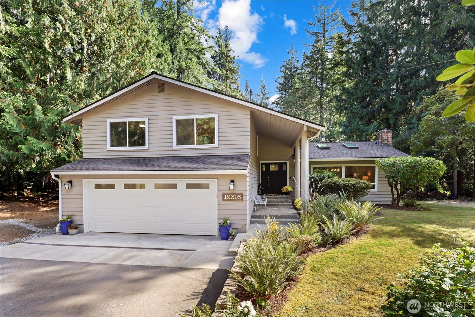 Property Photo: 19316 183rd Avenue NE WA 98077