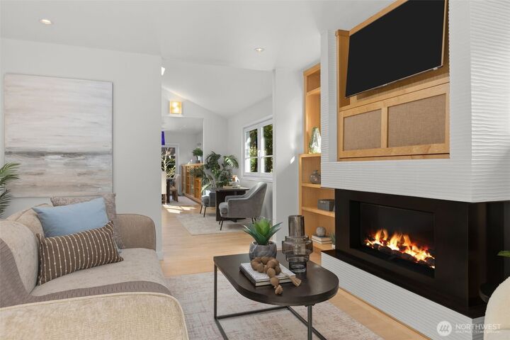 Property Photo:  5760  25th Avenue NE  WA 98105 