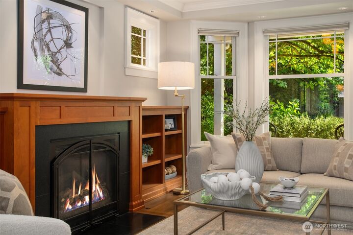 Property Photo: 719 Belmont Place E WA 98102