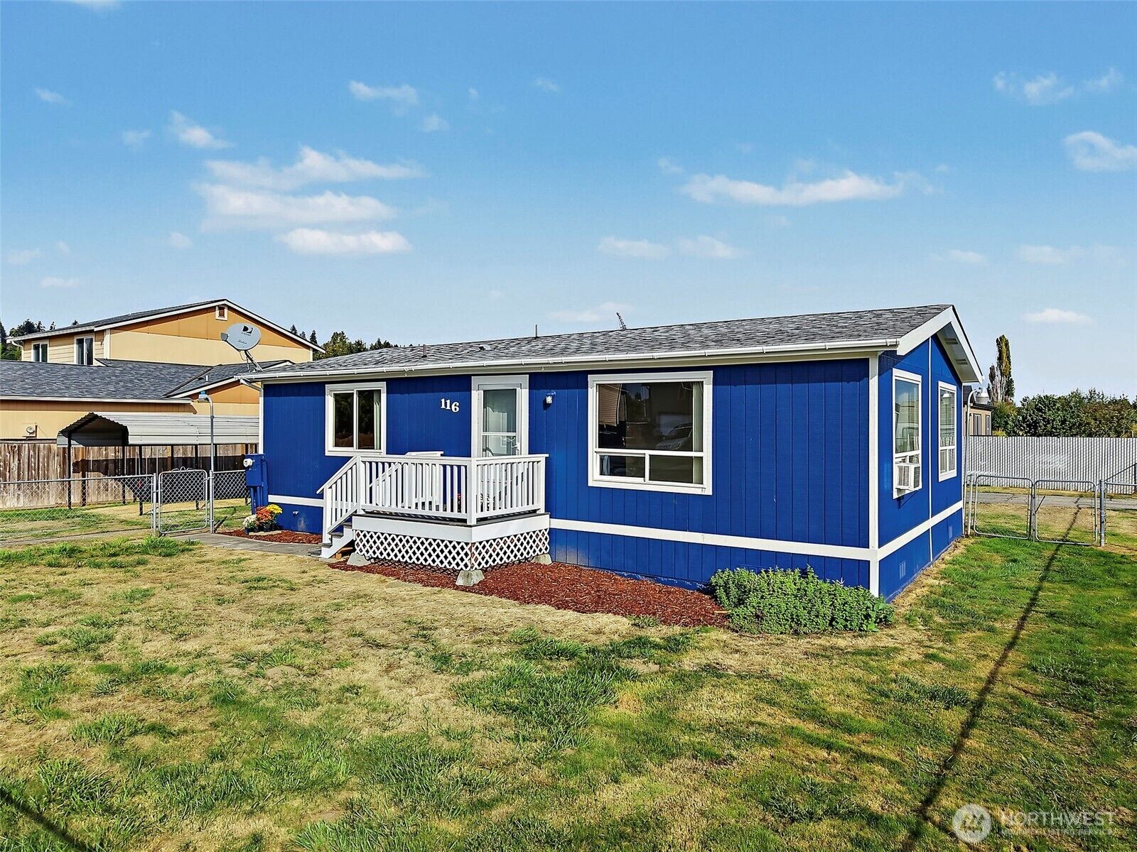 Property Photo:  116  3rd Avenue NW  WA 98047 