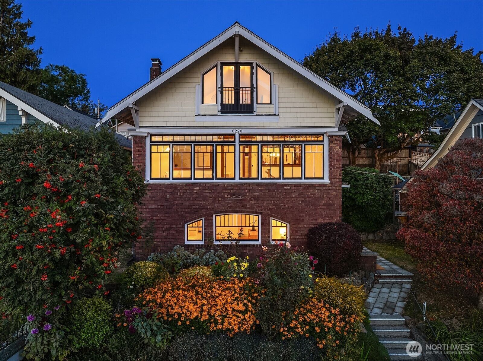 Property Photo:  6220  2nd Avenue NW  WA 98107 