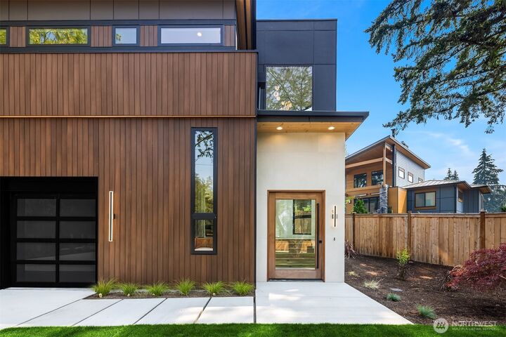 Property Photo:  2303  123rd Place SE  WA 98005 