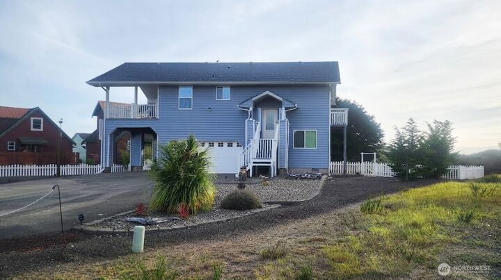 Property Photo: 320 Marina Court WA 98569