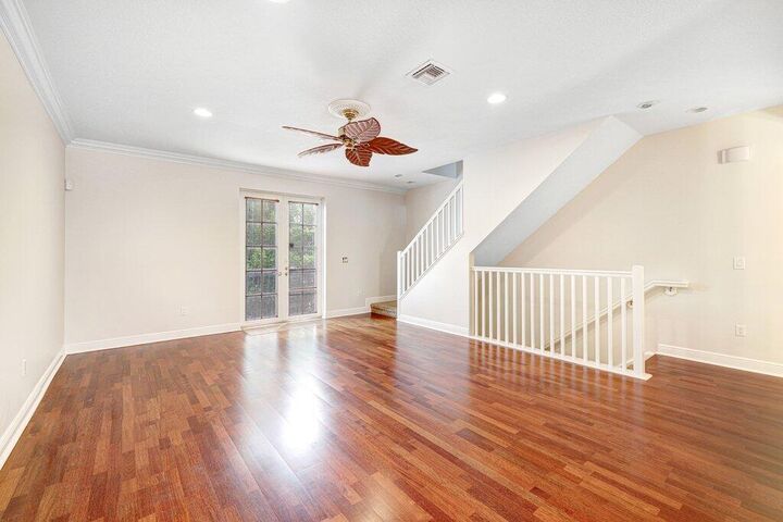 Property Photo:  2502 N Dixie Highway 39  FL 33460 