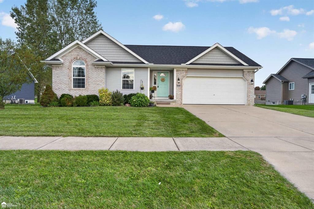 Property Photo:  1419 Pondview Drive  MI 48423 