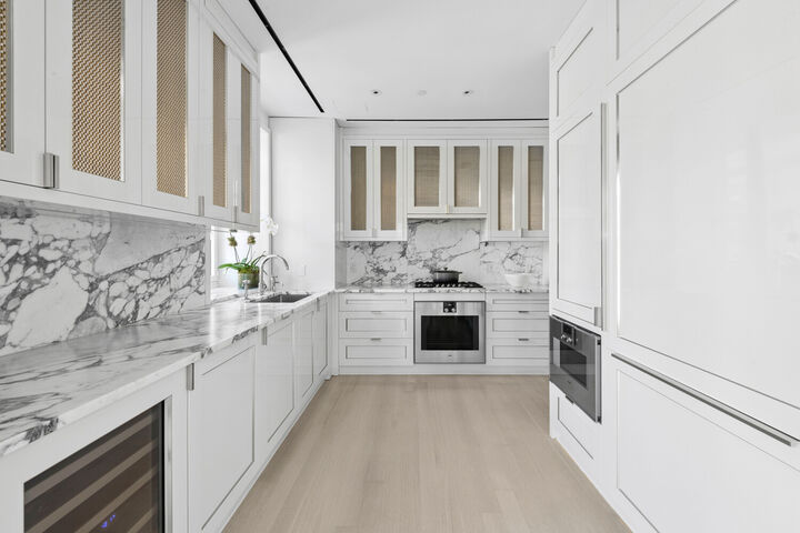 Property Photo:  40 E End Avenue 9B  NY 10028 