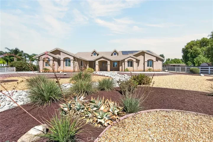 Property Photo: 29320 Calle De Caballos CA 92585