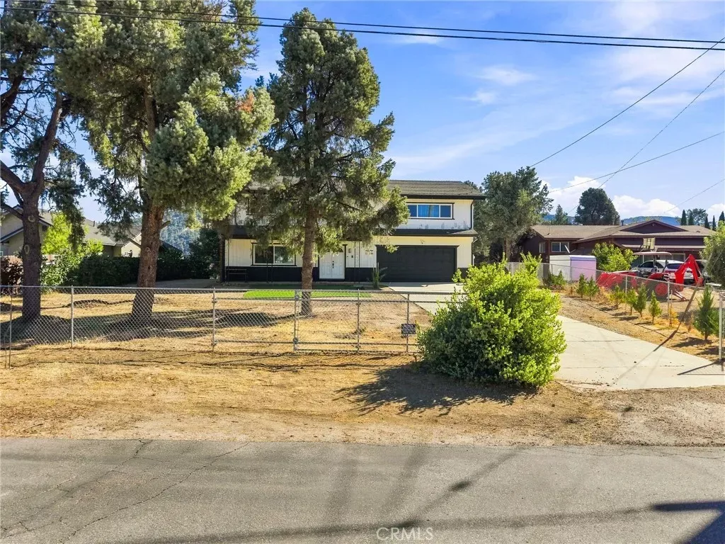 Property Photo:  1220 Snowbird Drive  CA 93225 