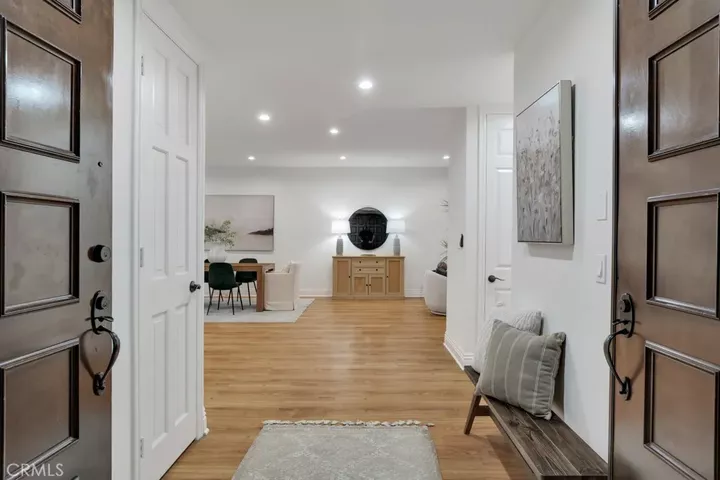 Property Photo:  4792 Park Encino Lane 102  CA 91436 