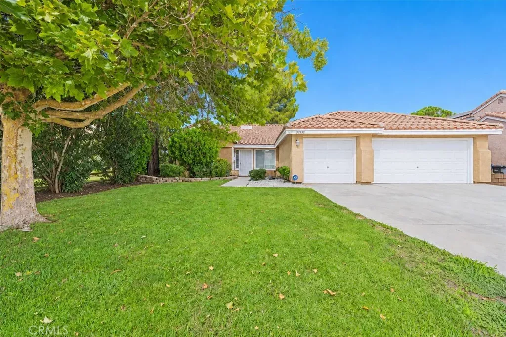 Property Photo:  37731 Wisteria Trail  CA 93552 