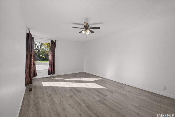 Property Photo:  690 Eastwood Street  SK S6V 2T5 