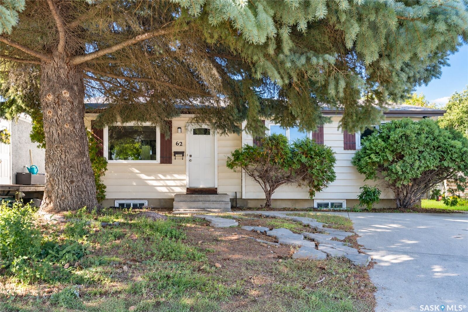 Property Photo:  62 Ramsay Court  SK S7H 4H1 